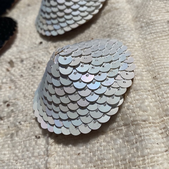 Agent Provocateur Iridescent White Pair of Sequin Nipple Pasties - Picture 2 of 12